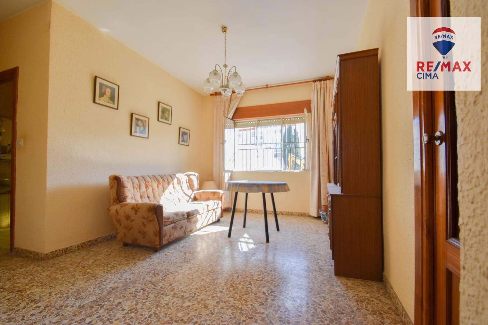 6 Zimmer Villa zu verkaufen in Cullar Vega mit Garage - 270.000 € (Ref: 8867342)