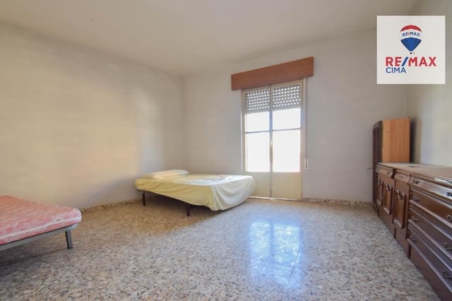 6 Zimmer Villa zu verkaufen in Cúllar Vega mit Garage - 270.000 € (Ref: 8867342)