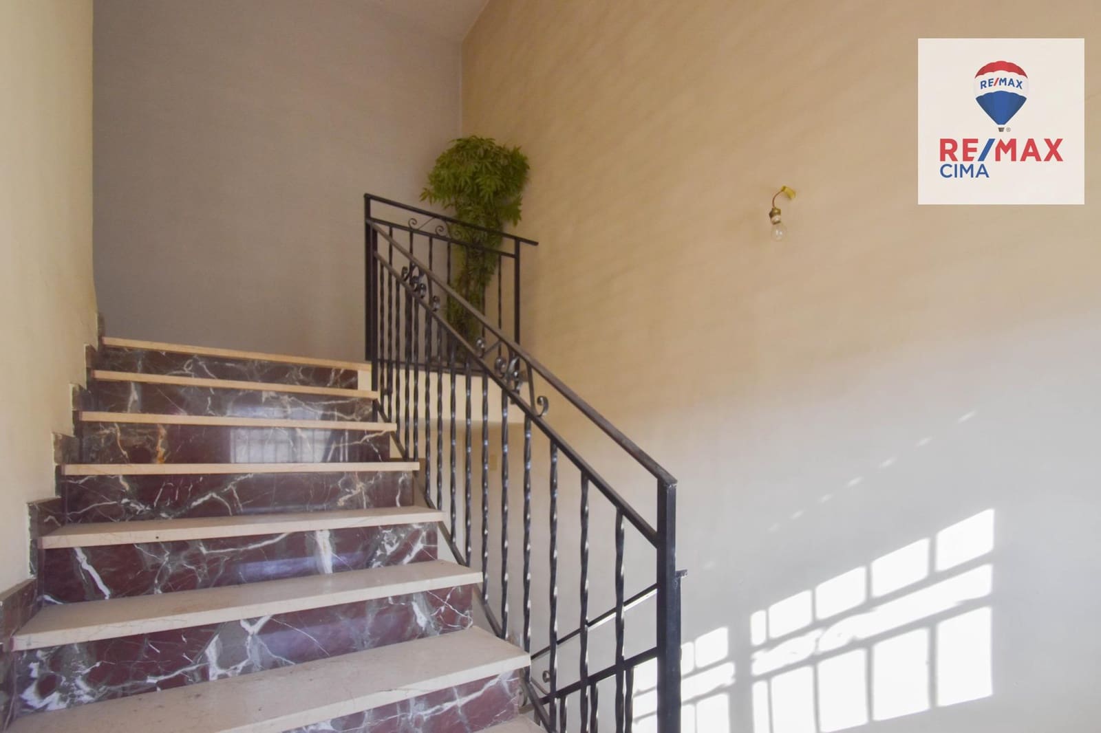 6 Zimmer Villa zu verkaufen in Cullar Vega mit Garage - 270.000 € (Ref: 8867342)