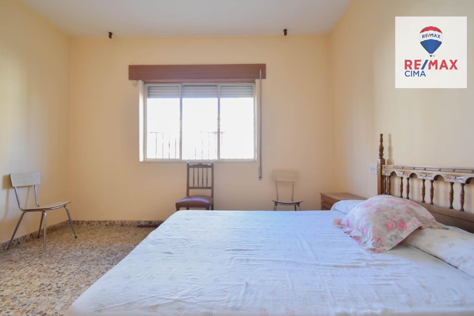 6 Zimmer Villa zu verkaufen in Cullar Vega mit Garage - 270.000 € (Ref: 8867342)