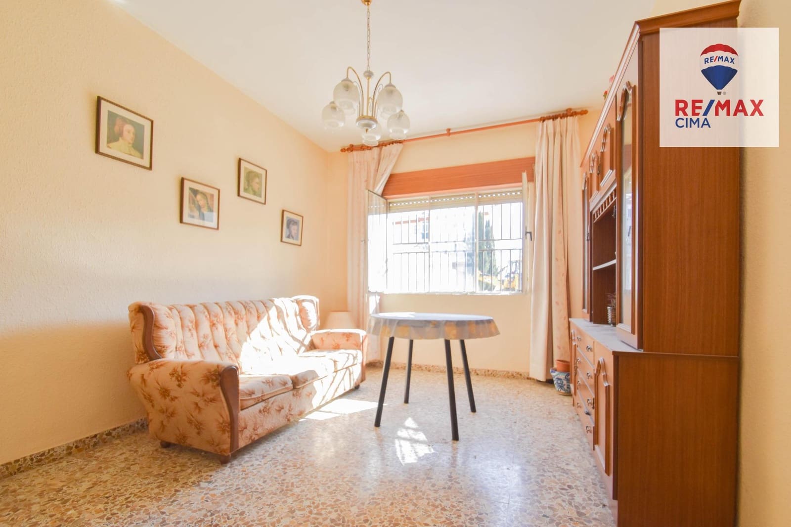 6 Zimmer Villa zu verkaufen in Cullar Vega mit Garage - 270.000 € (Ref: 8867342)