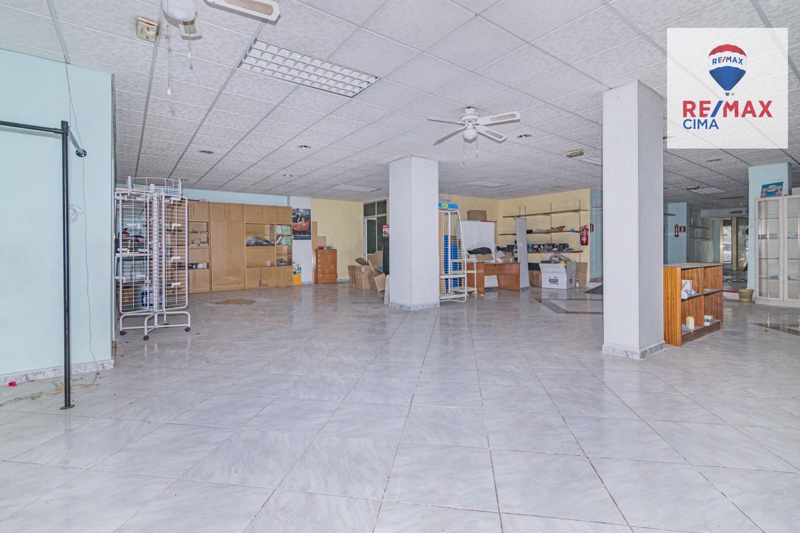 Kommersiell till salu i Granada stad - 210 000 € (Ref: 8869597)