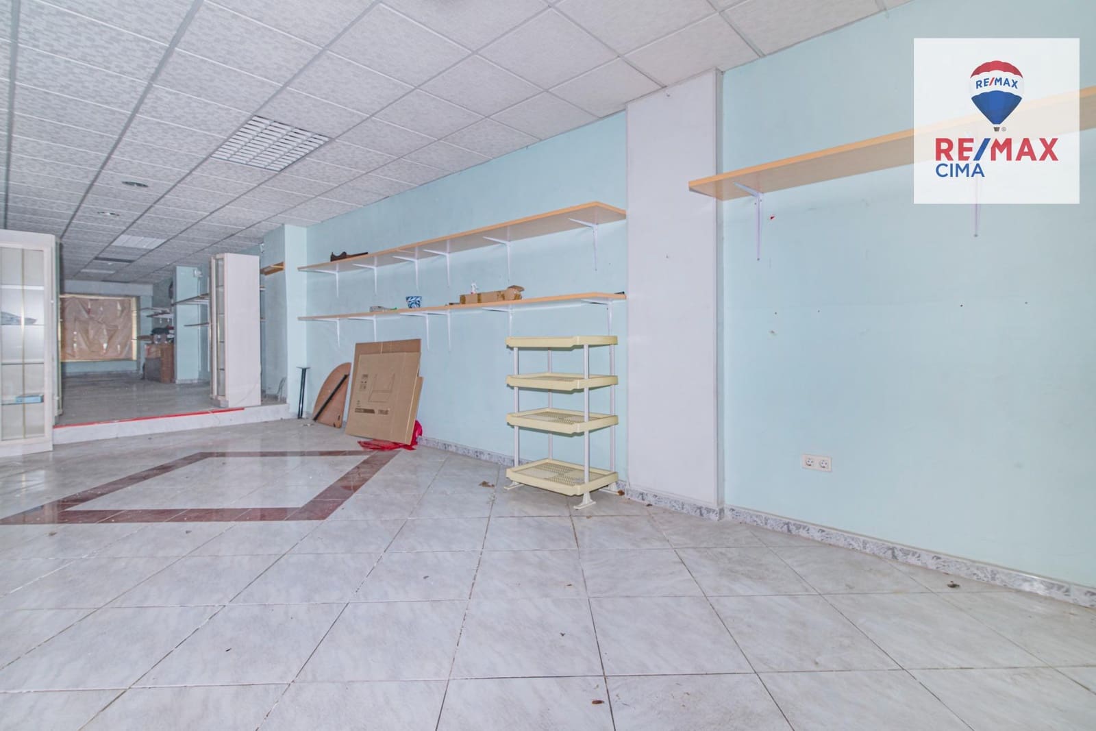 Kommersiell till salu i Granada stad - 210 000 € (Ref: 8869597)