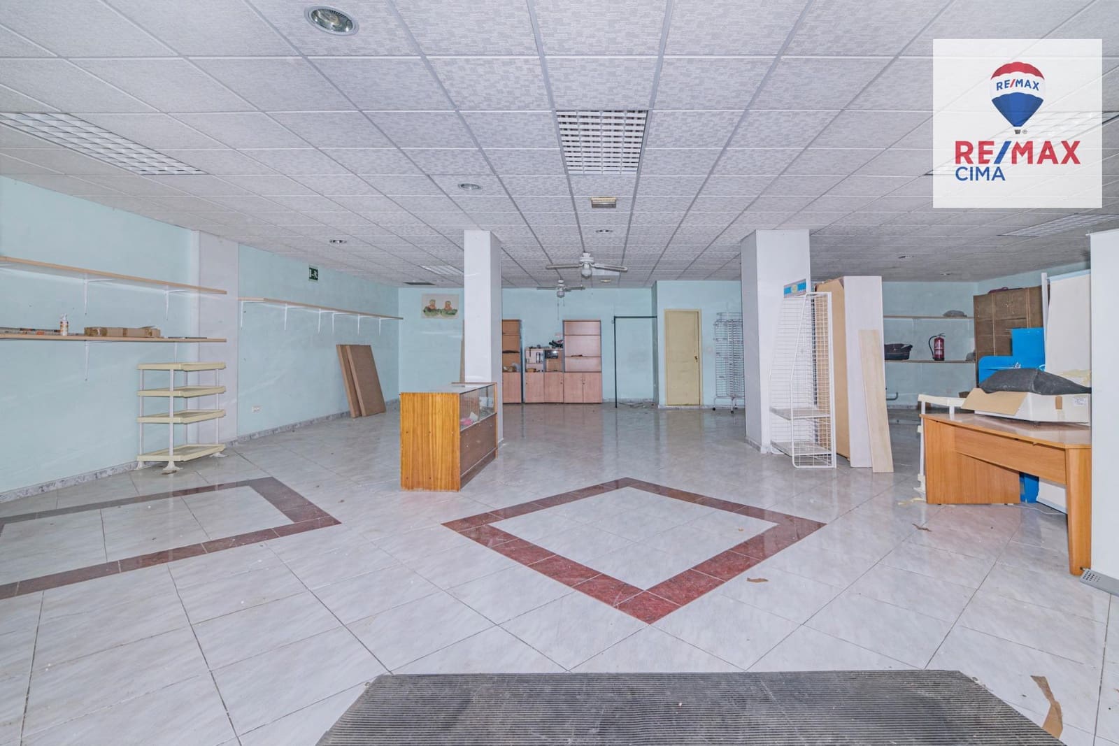 Kommersiell till salu i Granada stad - 210 000 € (Ref: 8869597)