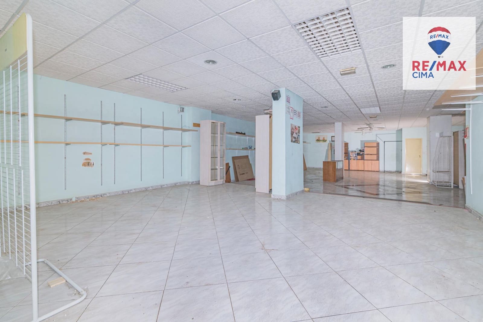 Kommersiell till salu i Granada stad - 210 000 € (Ref: 8869597)