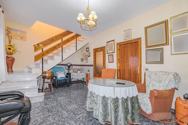 4 slaapkamer Huis te koop in Campillo de Arenas - € 62.900 (Ref: 8881573)