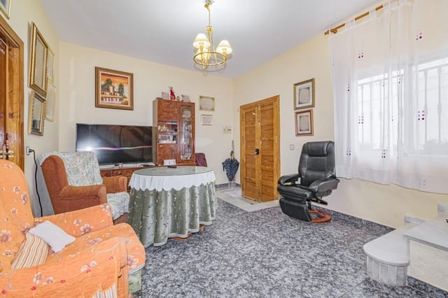 4 slaapkamer Huis te koop in Campillo de Arenas - € 62.900 (Ref: 8881573)