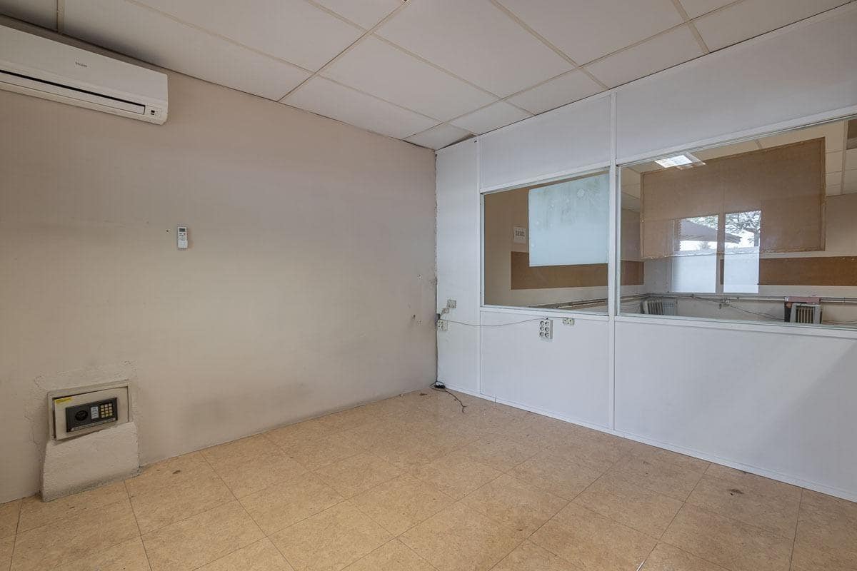 Erhverv til leje i Granada by - € 2.700 (Ref: 8893078)