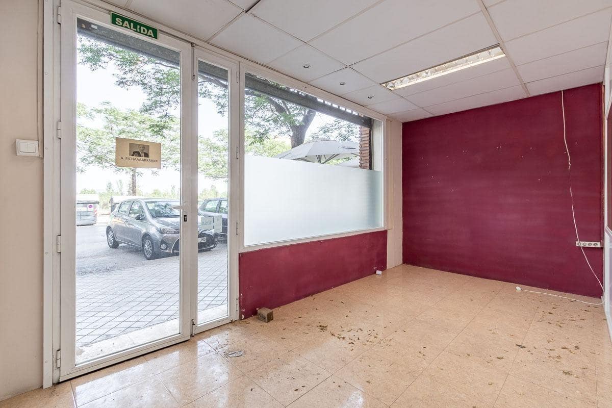 Erhverv til leje i Granada by - € 2.700 (Ref: 8893078)