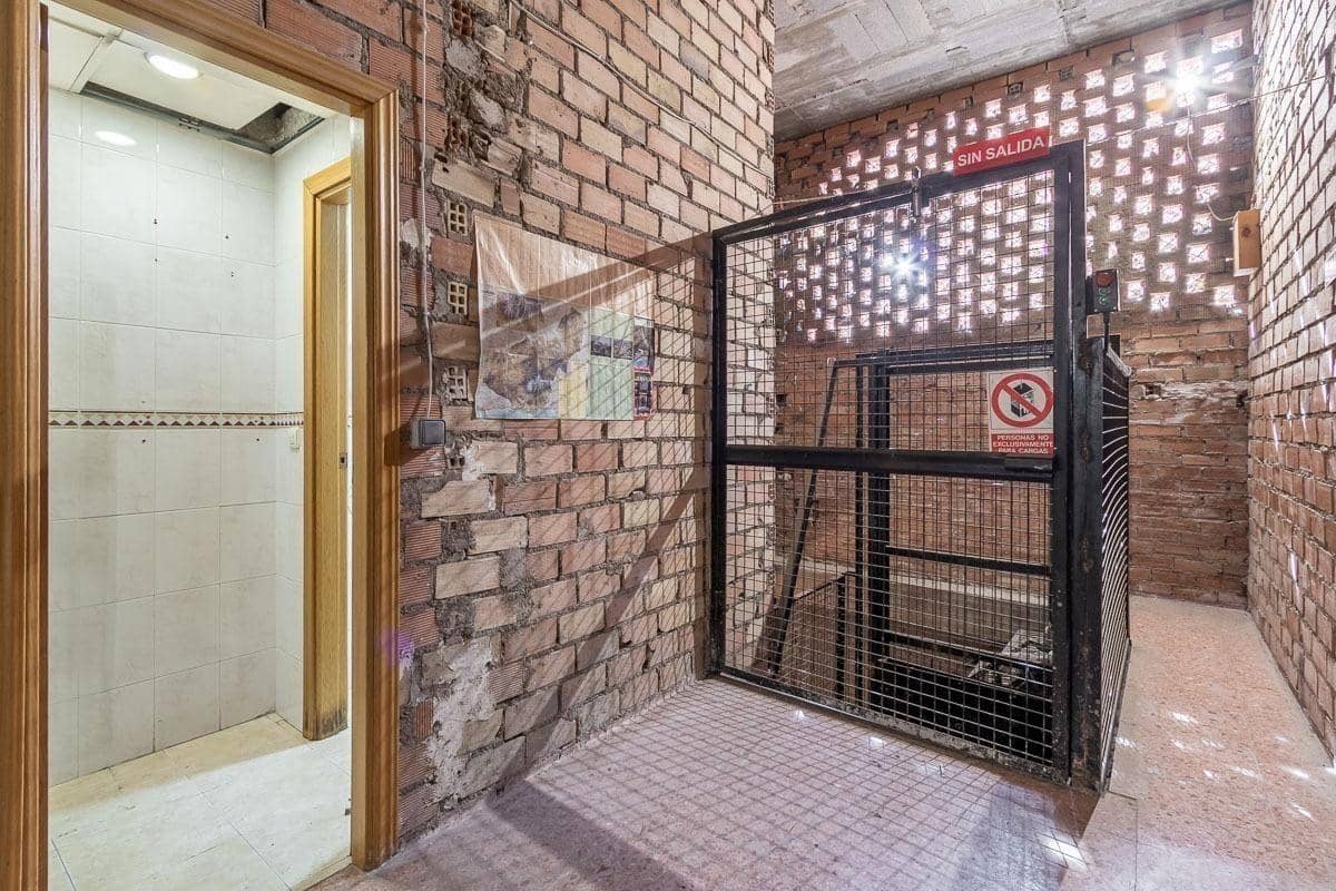 Erhverv til leje i Granada by - € 2.700 (Ref: 8893078)