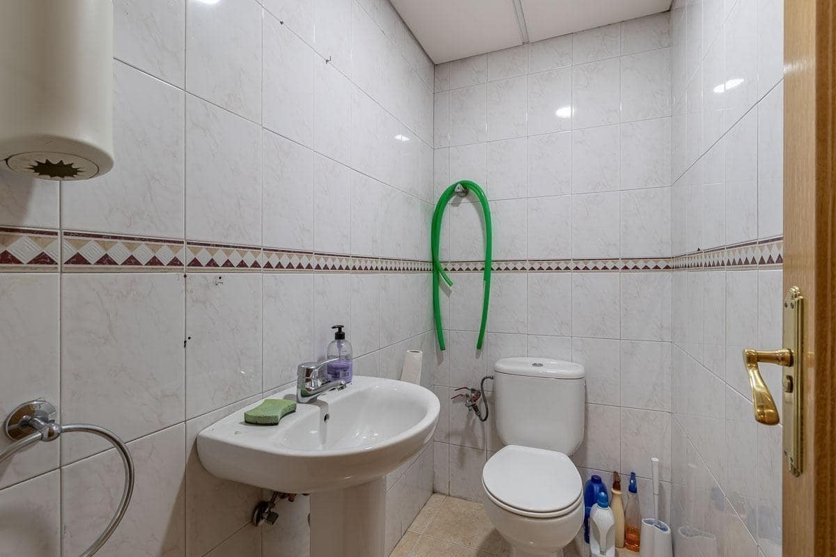 Gewerbe zu vermieten in Granada Stadt - 1.700 € (Ref: 8893078)