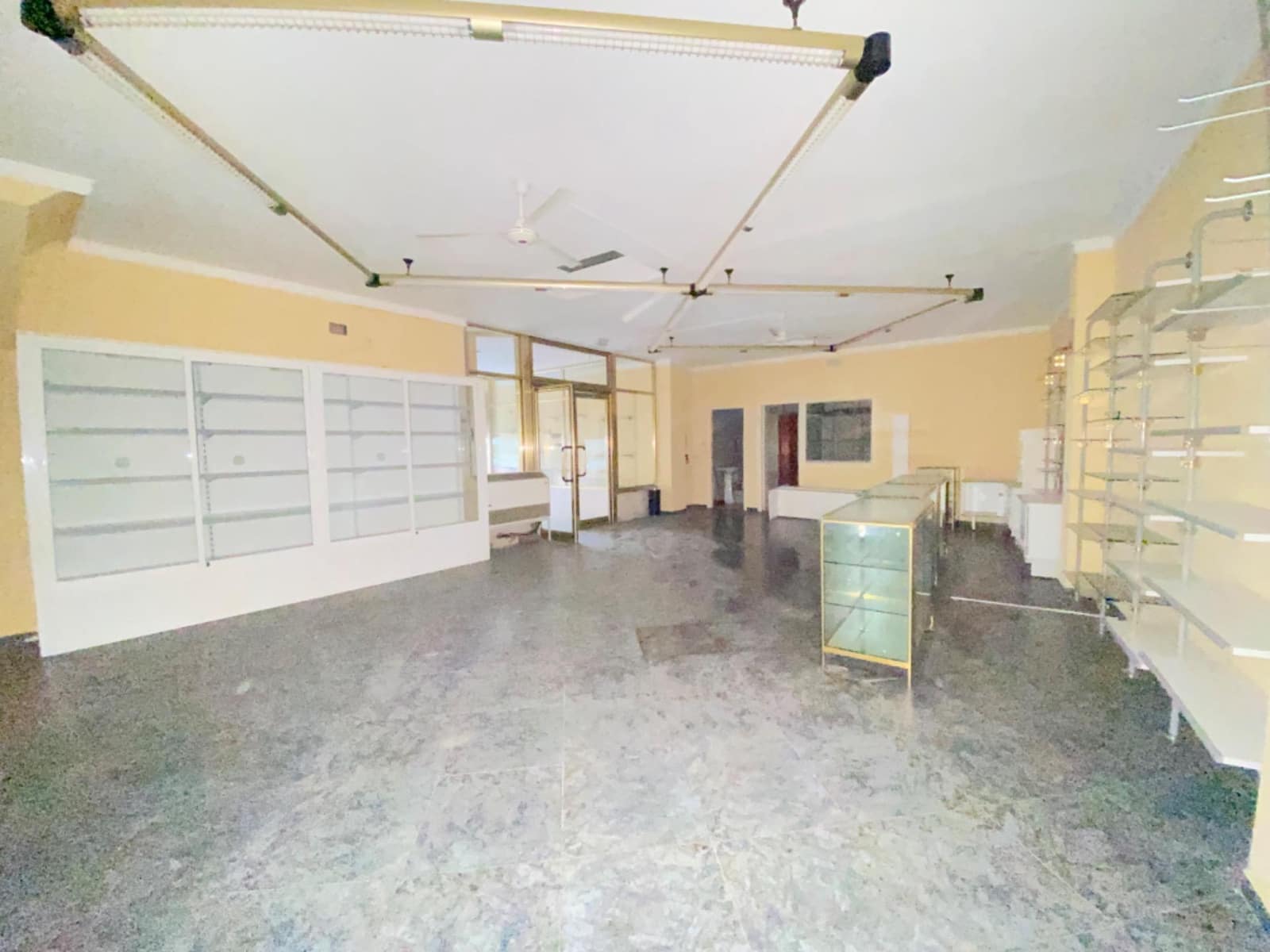 Commerciale da affittare in Atarfe - 350 € (Rif: 8893079)