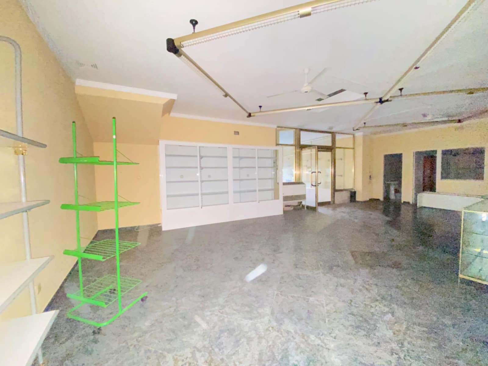 Commerciale da affittare in Atarfe - 350 € (Rif: 8893079)