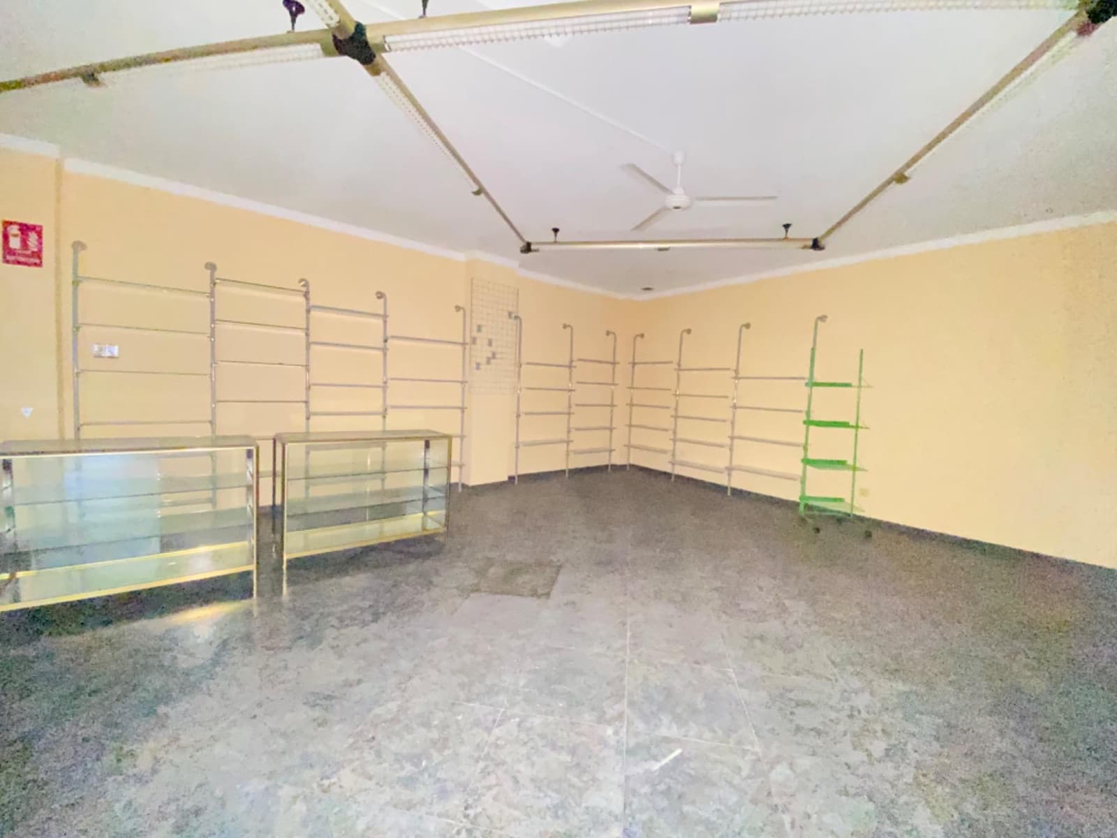 Commerciale da affittare in Atarfe - 350 € (Rif: 8893079)