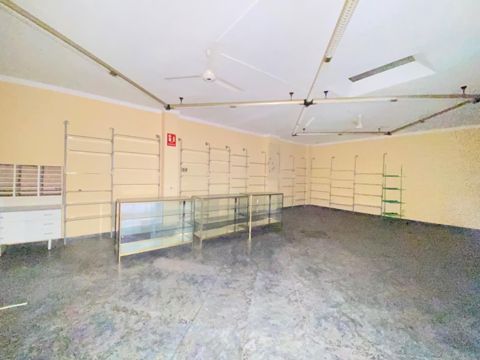 Commerciale da affittare in Atarfe - 350 € (Rif: 8893079)
