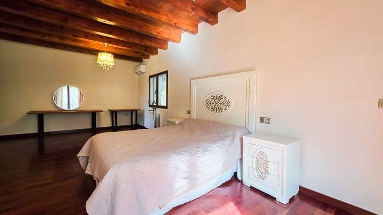 10 soveværelse Villa til salg i Castril med swimmingpool garage - € 8.500.000 (Ref: 8895019)