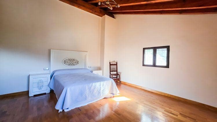 10 soveværelse Villa til salg i Castril med swimmingpool garage - € 8.500.000 (Ref: 8895019)