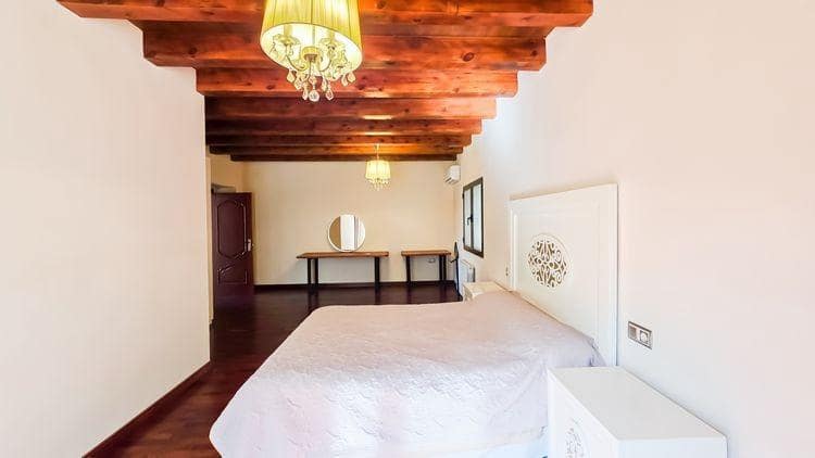 10 soveværelse Villa til salg i Castril med swimmingpool garage - € 8.500.000 (Ref: 8895019)