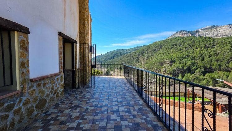 10 soveværelse Villa til salg i Castril med swimmingpool garage - € 8.500.000 (Ref: 8895019)