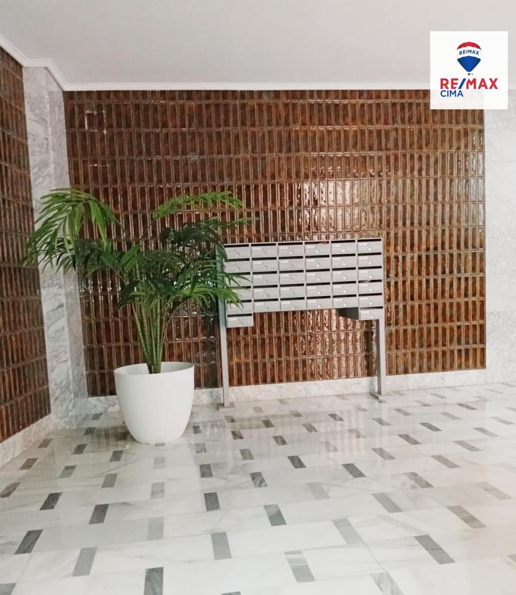 4 slaapkamer Flat te koop in Baza - € 99.900 (Ref: 8923741)