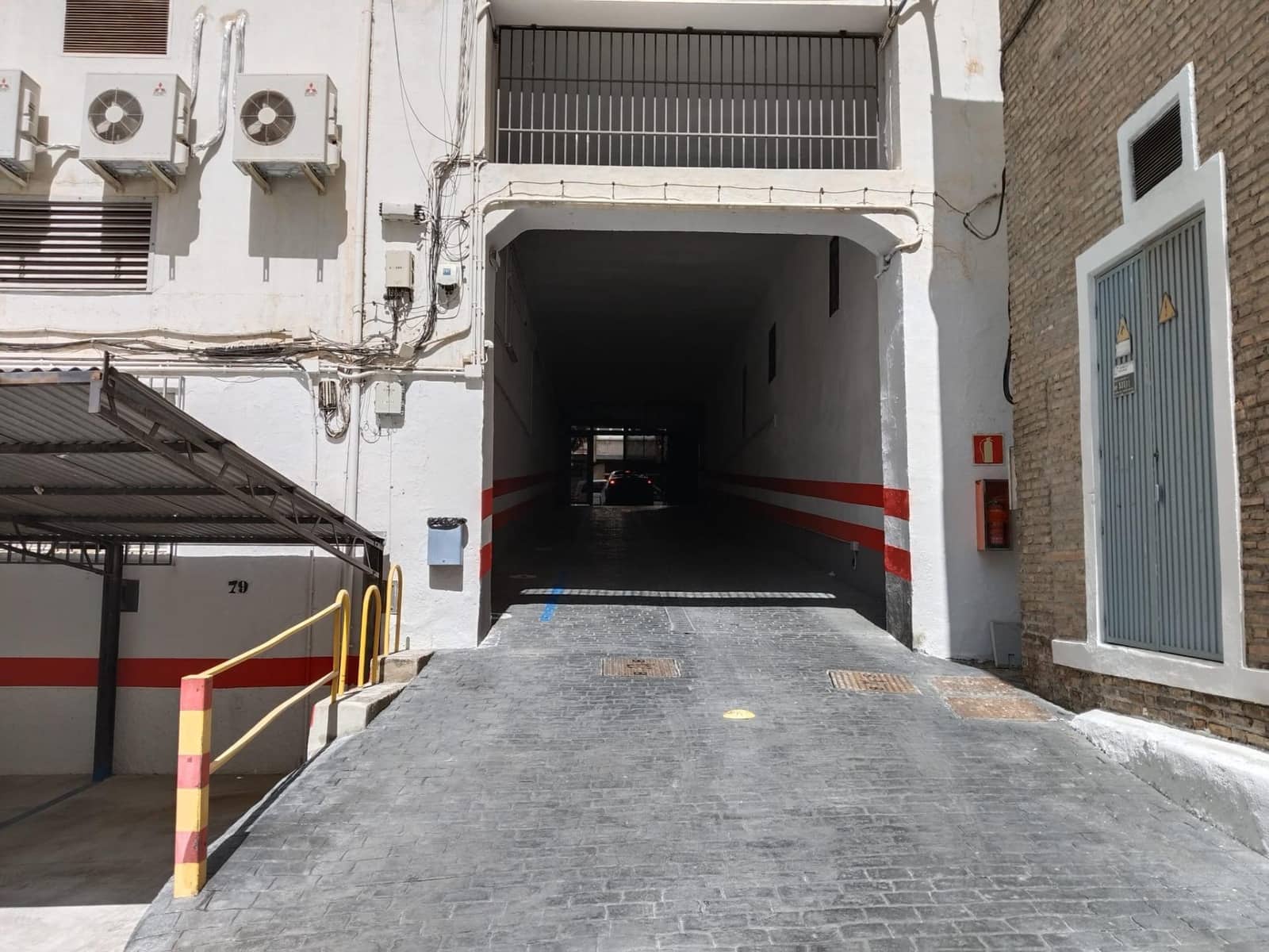 Garage til salg i Granada by - € 51.500 (Ref: 8929975)