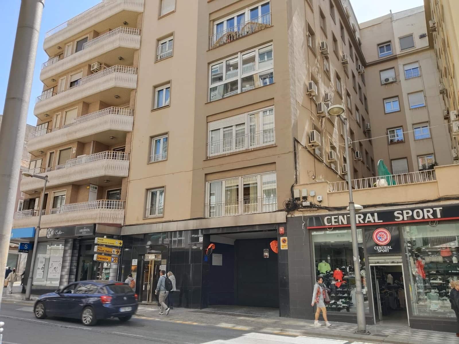 Garage til salg i Granada by - € 51.500 (Ref: 8929975)
