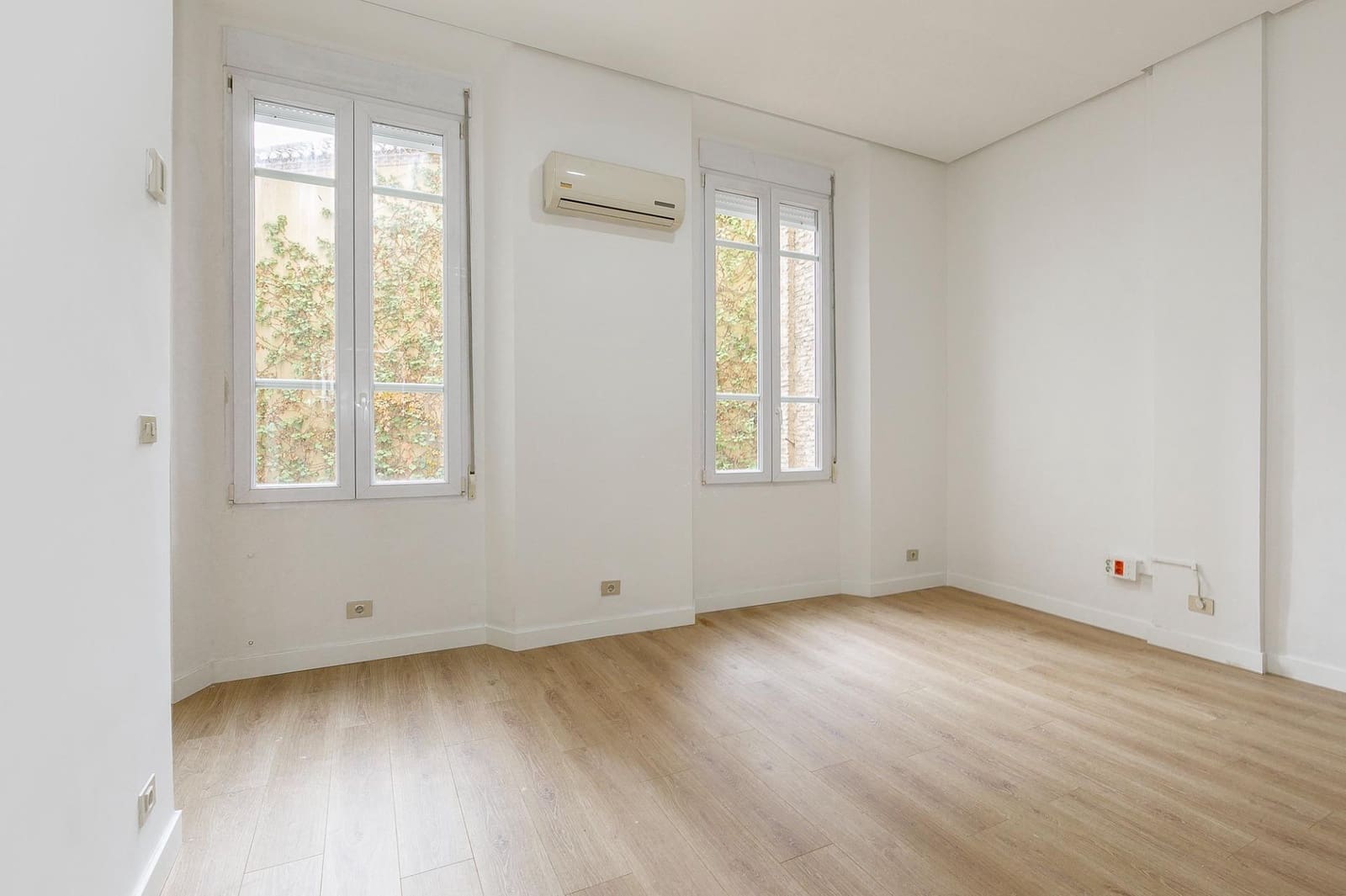 7 sovrum Kontor till salu i Granada stad - 800 000 € (Ref: 8948667)