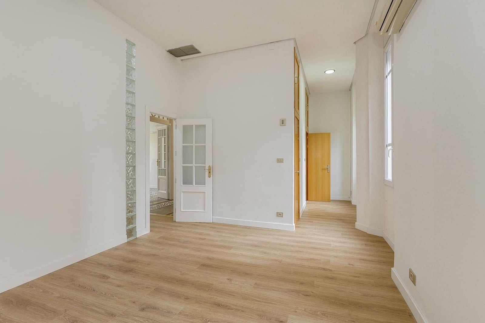 7 sovrum Kontor till salu i Granada stad - 800 000 € (Ref: 8948667)