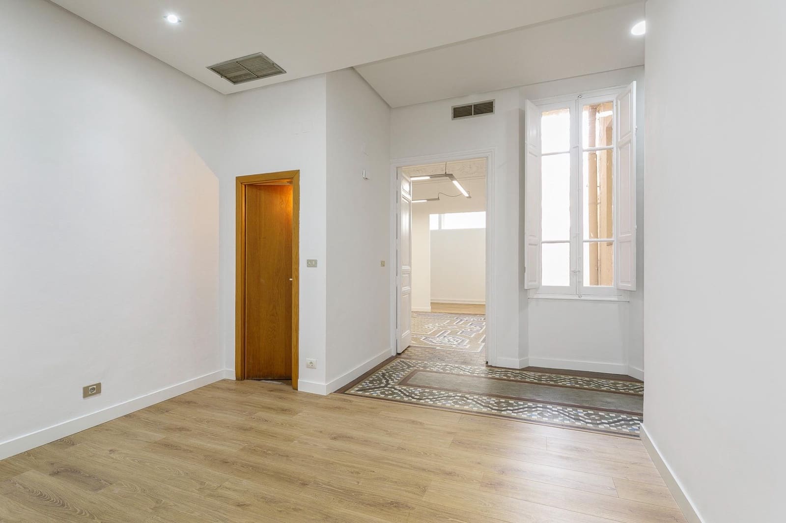 7 sovrum Kontor till salu i Granada stad - 800 000 € (Ref: 8948667)