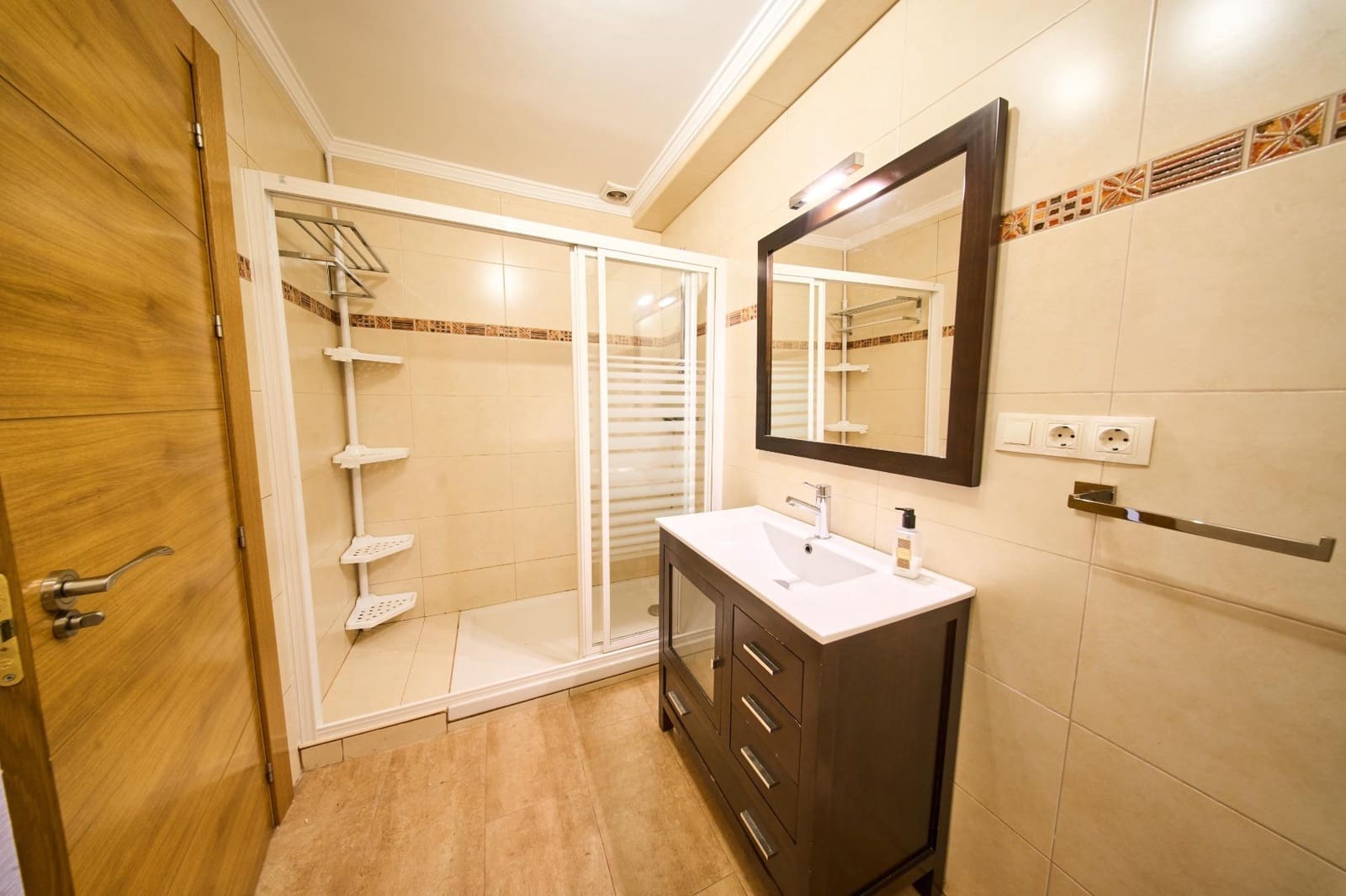 3 Zimmer Wohnung zu vermieten in Granada Stadt - 950 € (Ref: 8968577)