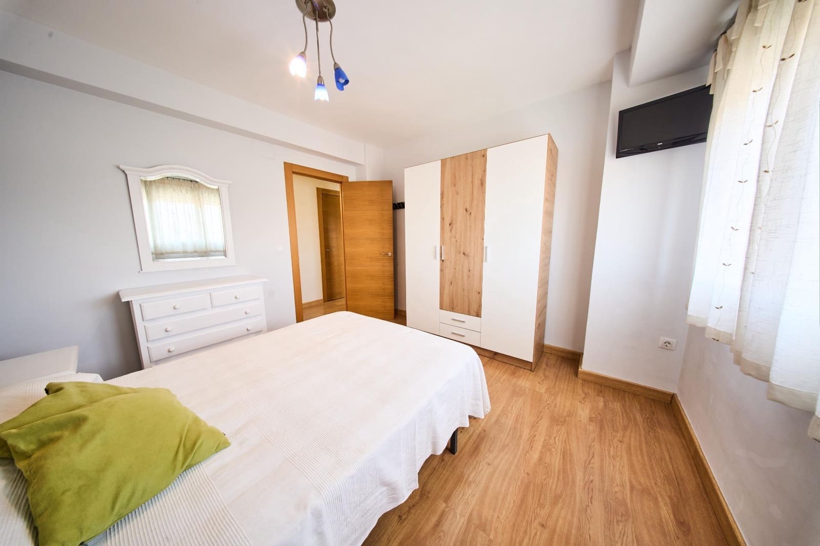 3 Zimmer Wohnung zu vermieten in Granada Stadt - 950 € (Ref: 8968577)