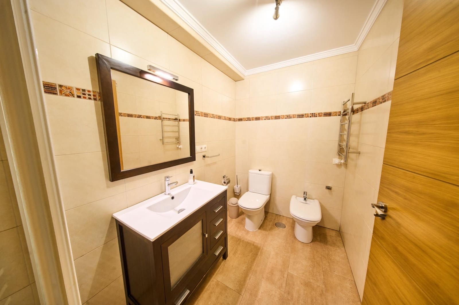3 Zimmer Wohnung zu vermieten in Granada Stadt - 950 € (Ref: 8968577)