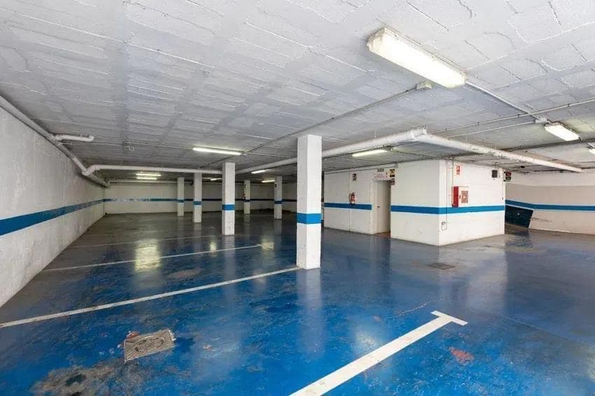 Gewerbe zu verkaufen in Granada Stadt mit Garage - 720.000 € (Ref: 8999261)