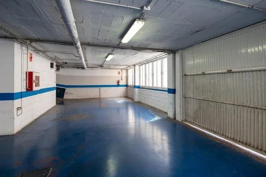 Gewerbe zu verkaufen in Granada Stadt mit Garage - 720.000 € (Ref: 8999261)