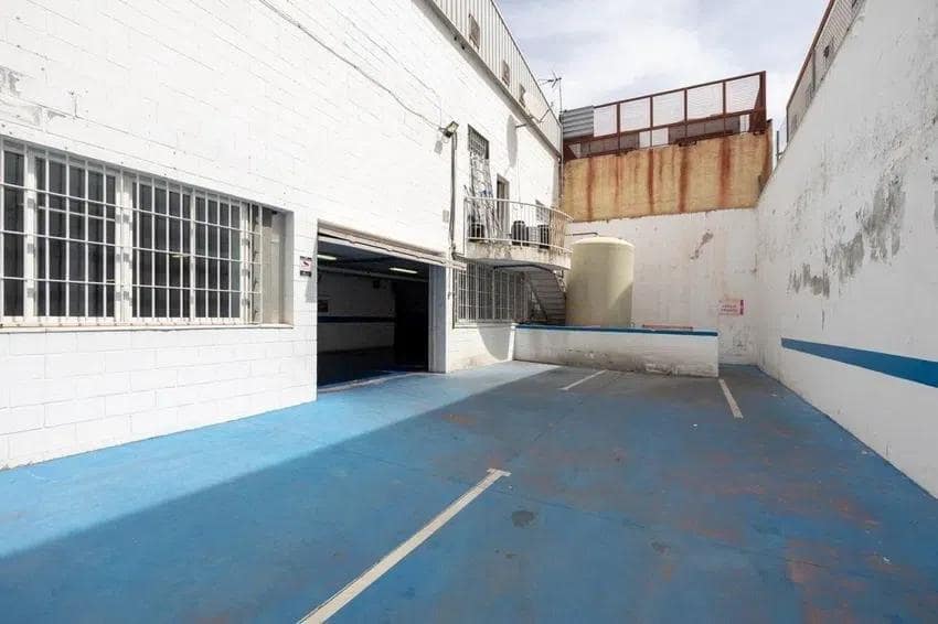 Gewerbe zu verkaufen in Granada Stadt mit Garage - 720.000 € (Ref: 8999261)