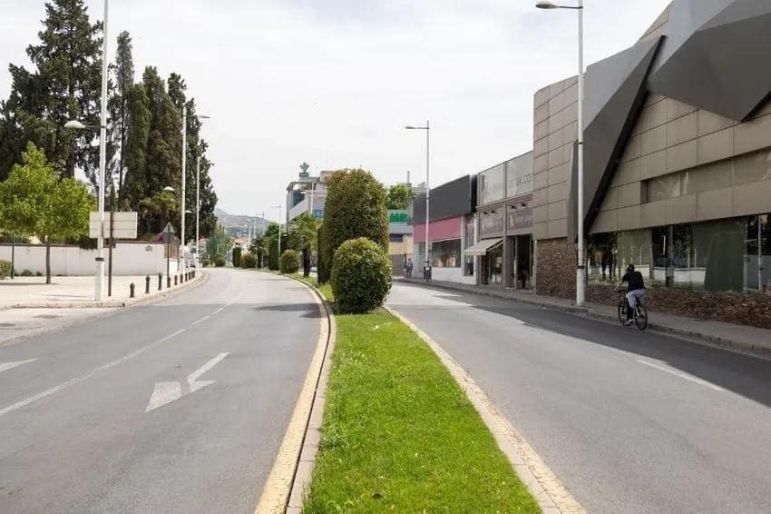 Gewerbe zu verkaufen in Granada Stadt mit Garage - 720.000 € (Ref: 8999261)