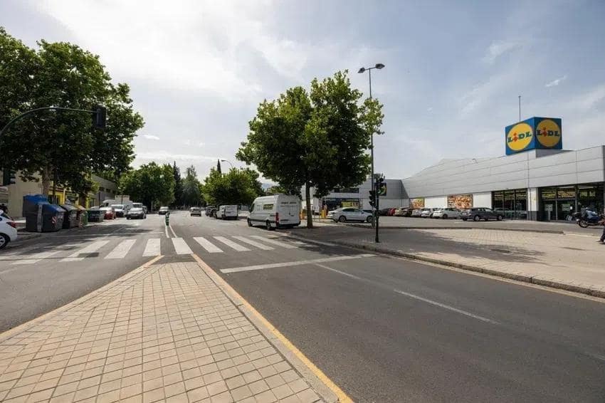 Gewerbe zu verkaufen in Granada Stadt mit Garage - 720.000 € (Ref: 8999261)