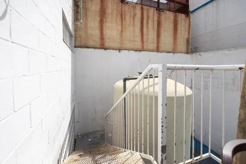 Commercial for sale in Granada city with garage - € 720,000 (Ref: 8999261)