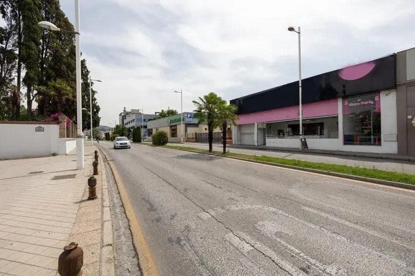 Commercial for sale in Granada city with garage - € 720,000 (Ref: 8999261)