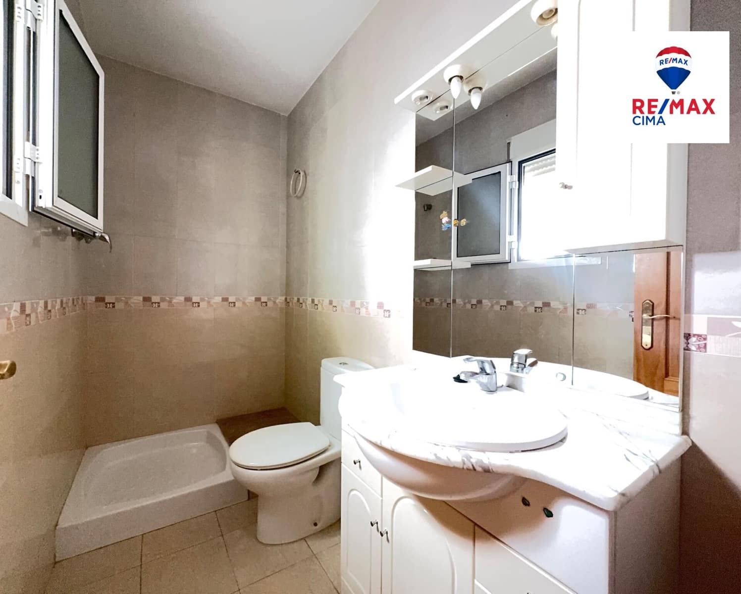 4 Zimmer Reihenhaus zu verkaufen in Zujar - 135.000 € (Ref: 9001282)