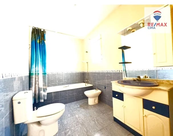 4 quarto Moradia em Banda para venda em Zújar - 135 000 € (Ref: 9001282)