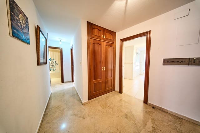 2 soveværelse Lejlighed til leje i Granada by - € 750 (Ref: 9026538)