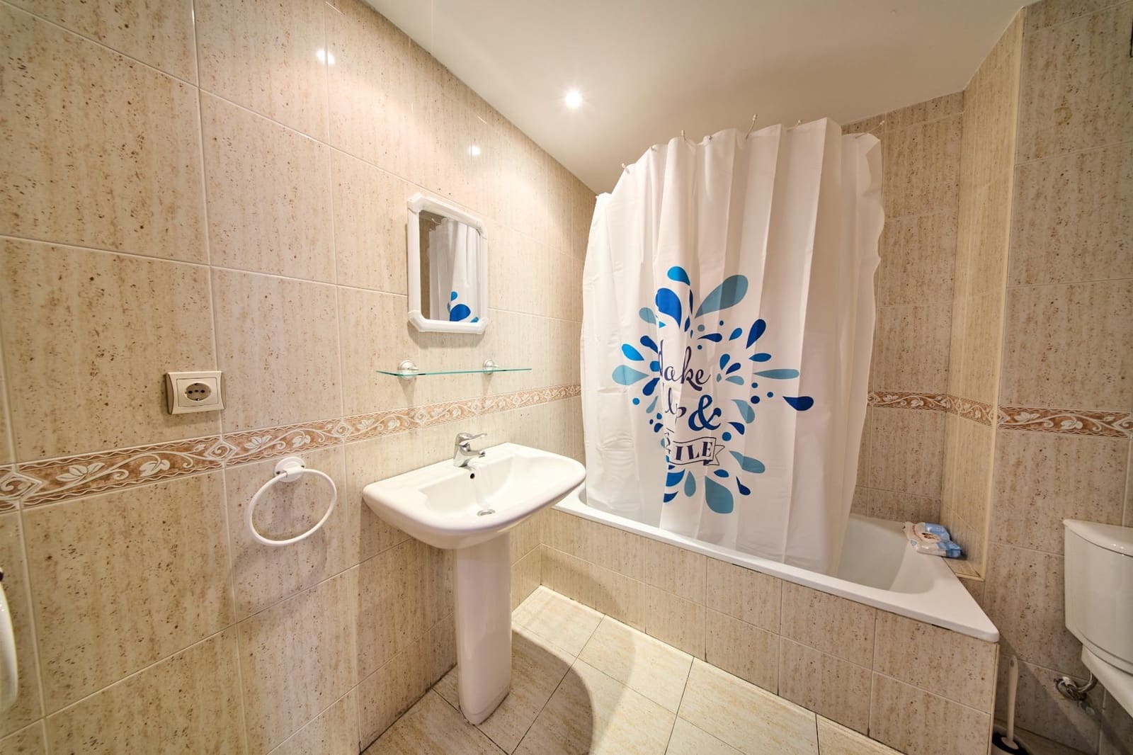 2 soveværelse Lejlighed til leje i Granada by - € 750 (Ref: 9026538)
