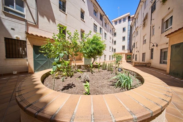 2 soveværelse Lejlighed til leje i Granada by - € 750 (Ref: 9026538)