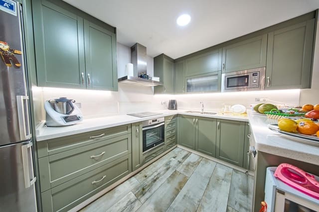 9 soveværelse Byhus til salg i Alhama de Granada - € 200.000 (Ref: 9035937)