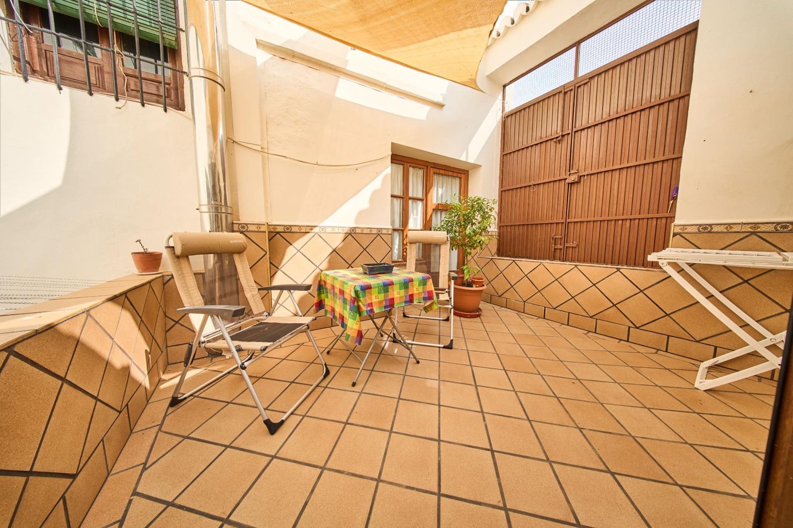 Casa de 9 habitaciones en Alhama de Granada en venta - 200.000 € (Ref: 9035937)