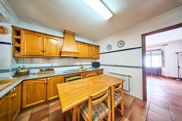 9 soveværelse Byhus til salg i Alhama de Granada - € 200.000 (Ref: 9035937)