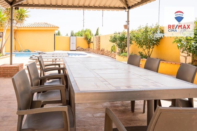 5 quarto Moradia para venda em Cortes de Baza com piscina garagem - 279 000 € (Ref: 9057776)