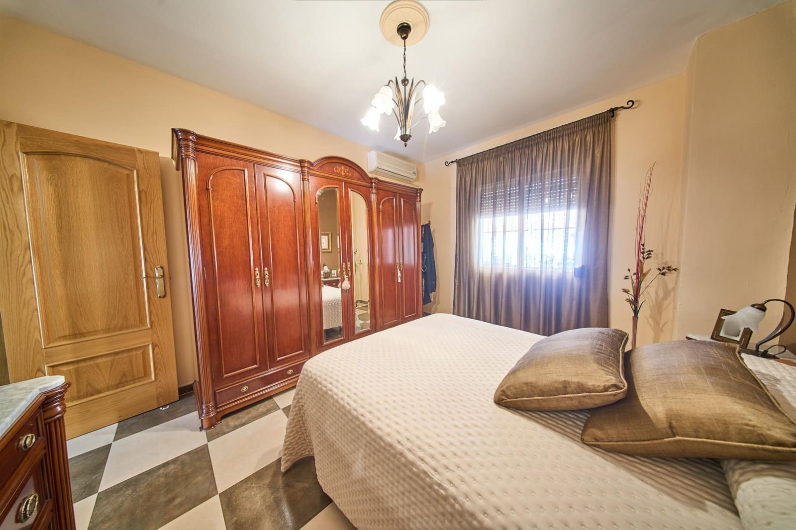 6 chambre Villa/Maison à vendre à Deifontes avec piscine garage - 269 000 € (Ref: 9057777)