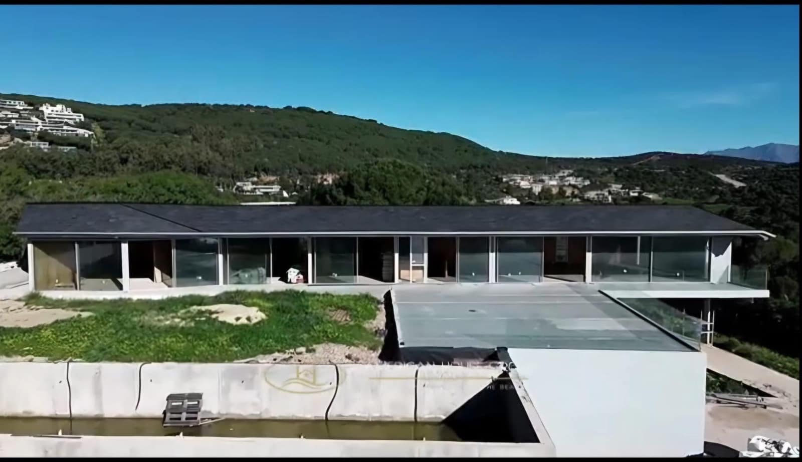 4 soverom Villa til salgs i Sotogrande med svømmebasseng garasje - € 5 800 000 (Ref: 9068963)